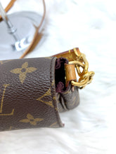 Load image into Gallery viewer, Louis Vuitton Favorite MM
