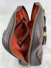 Load image into Gallery viewer, Louis Vuitton Brera Square Brown Monogram Canvas Messenger Bag
