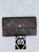 Load image into Gallery viewer, Louis Vuitton Brown Sarah Wallet
