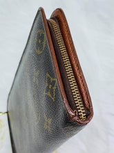 Load image into Gallery viewer, Louis Vuitton Brown Zippy Wallet
